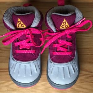 NIKE ACG Toddler Rain/Snow Boot Size 8C